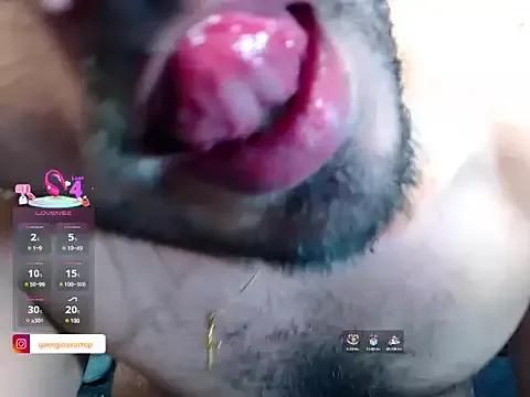 adamhairy from StripChat