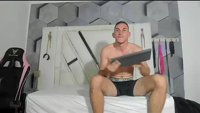 Adammendoza34 from StripChat is Freechat