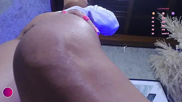 adara_le from StripChat