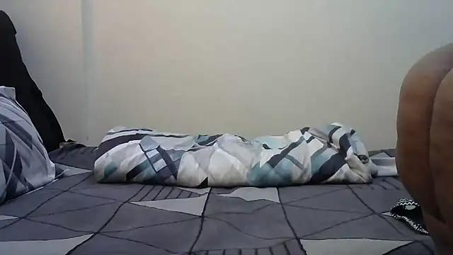 AddictiveAssCurves from StripChat
