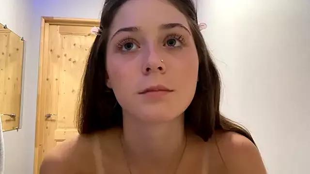 Adel_strongwoman from StripChat is Freechat