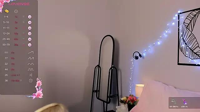 AdeleSilver from StripChat is Freechat