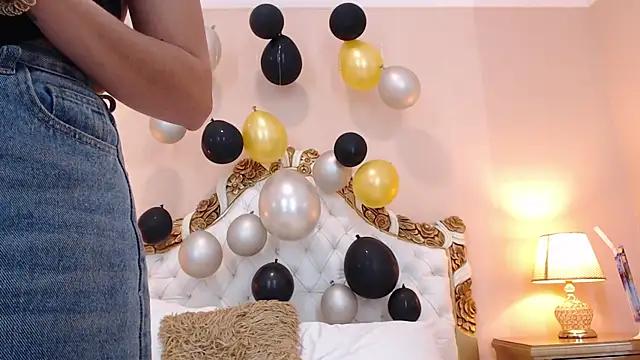 AdelinaVans from StripChat is Freechat