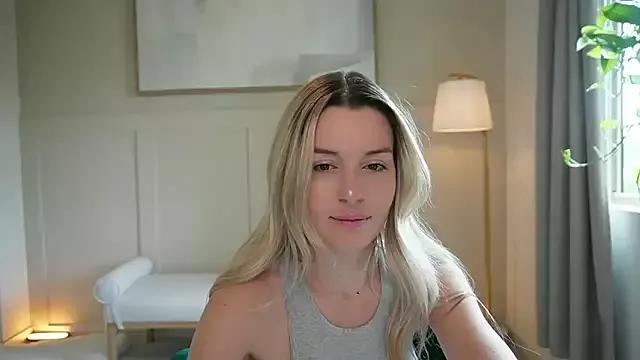adrianaslounge from StripChat is Freechat