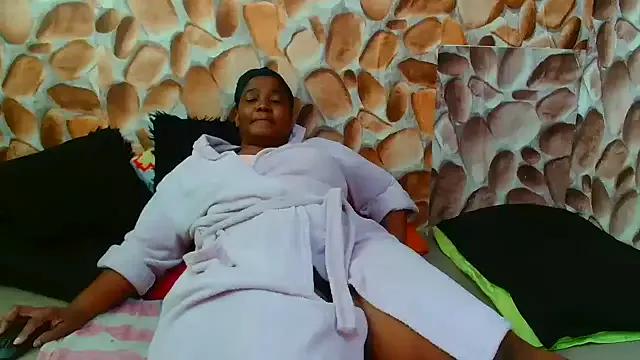 AfricanBigAssxx98 webcams show profile image 