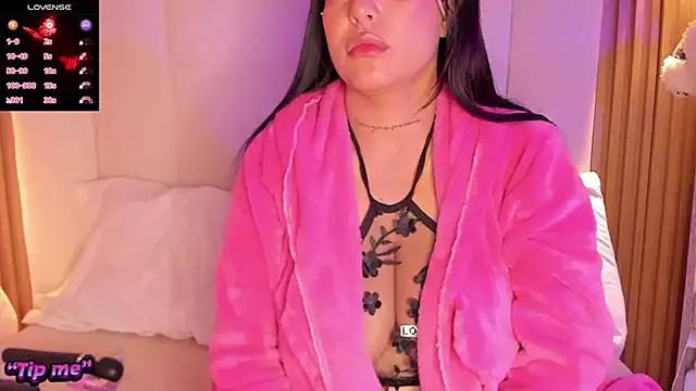 AgathaAtenea from StripChat