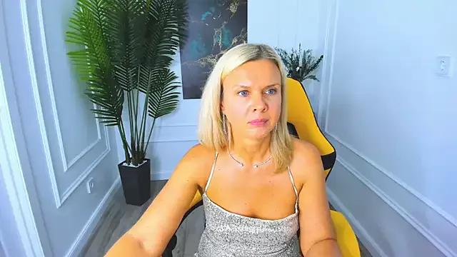 AgathaKlouin from StripChat