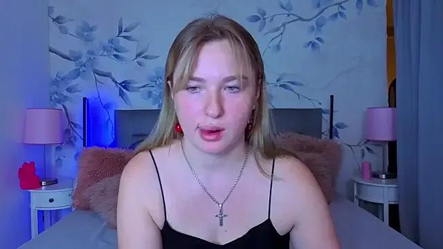 Ailissa__fox from StripChat is Freechat