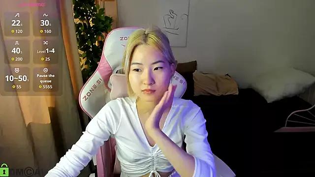 Aisi_18 from StripChat is Freechat