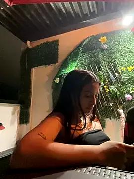 Aithana_Petite from StripChat is Freechat