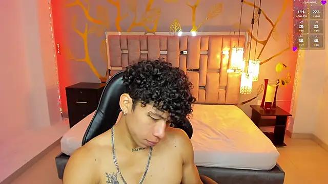 AkazaBoy_ from StripChat