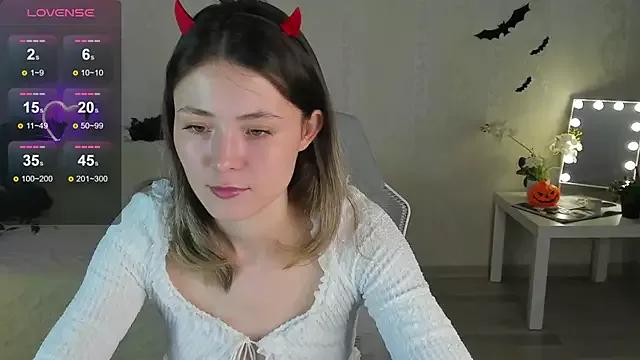 Akemila webcams show profile image 