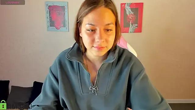 Al1ice_Moures from StripChat is Freechat