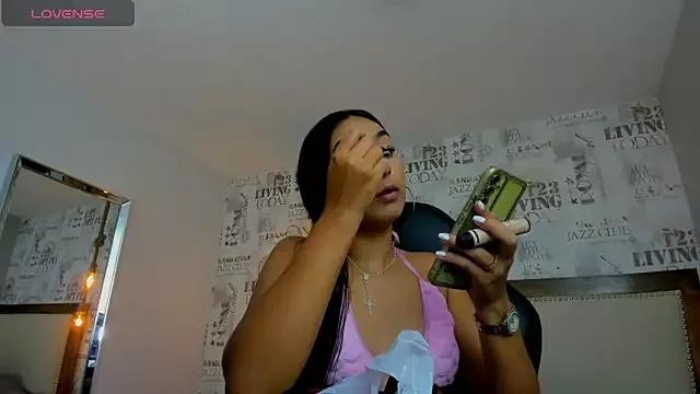 ALAHIACRUZ1 from StripChat