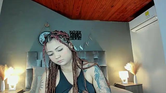 alaia-rogers from StripChat