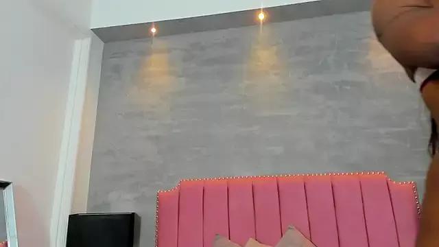 Alaia_Colins from StripChat