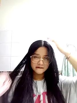 Alana-sweet from StripChat is Freechat