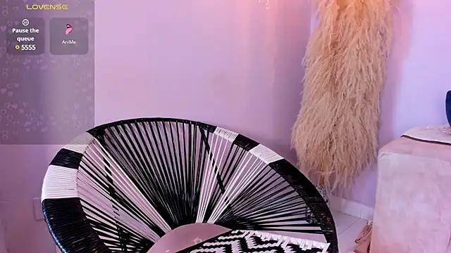 alana_rossetti from StripChat