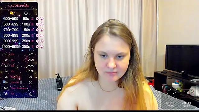 AlanaBrox from StripChat