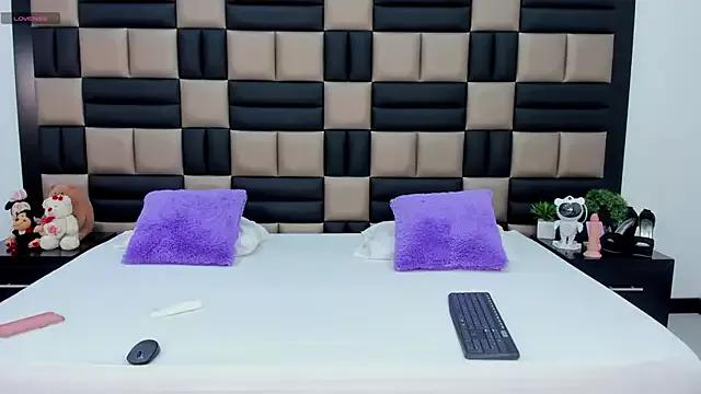 AlanaCusack from StripChat is Freechat