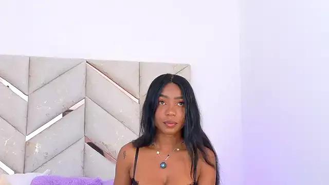 AlanaDoll from StripChat