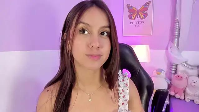 AlanaJones1 from StripChat
