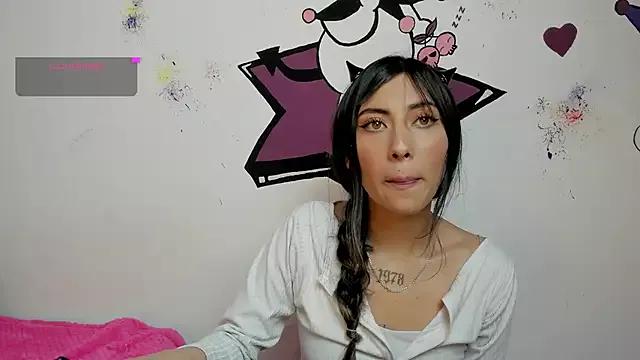 Alanaloiiss_ from StripChat is Freechat