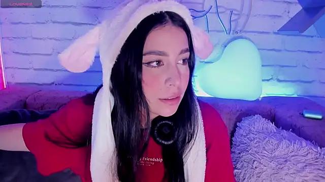 AlanaMaki from StripChat