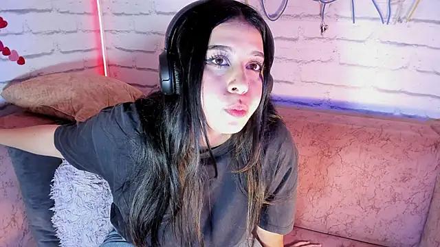 AlanaMaki from StripChat