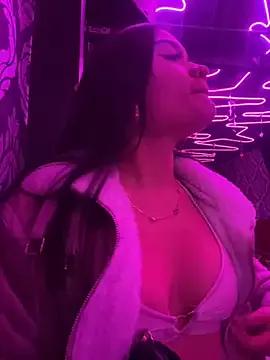 Alanasole from StripChat is Freechat