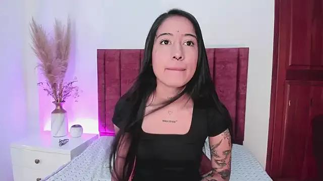 AlanaVelarde from StripChat