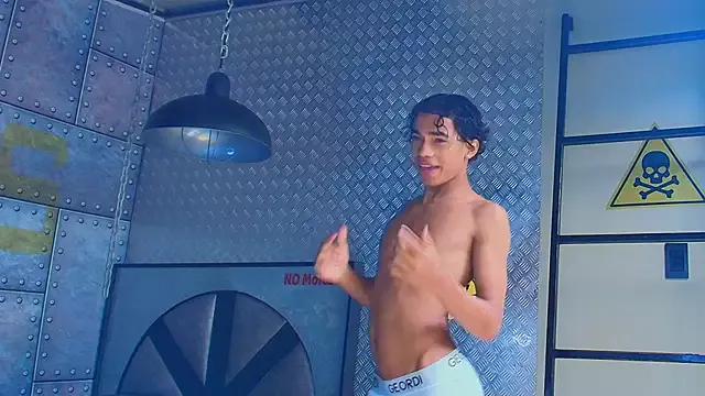 AlanCutee from StripChat