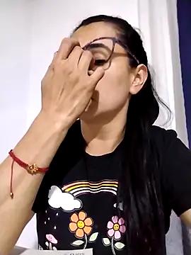Alanna_11 from StripChat