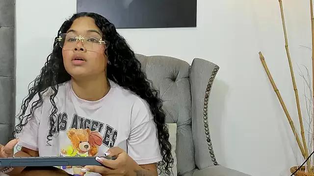 Alanna_Jones from StripChat