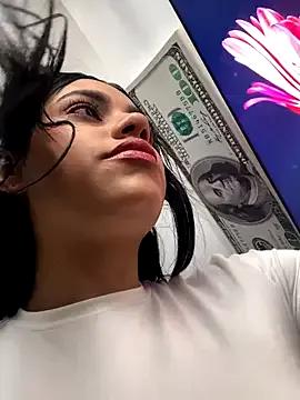 AlannaEvons from StripChat is Freechat