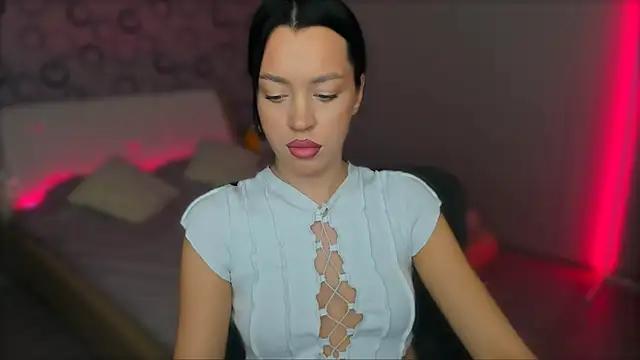 AlannaMiless from StripChat