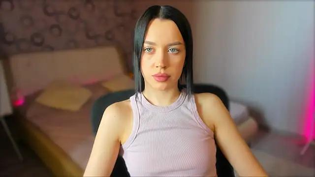 AlannaMiless from StripChat