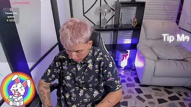 AlanRed_ from StripChat