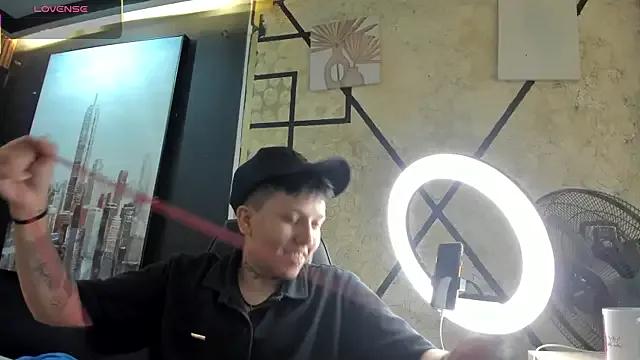 AlanRed_ from StripChat