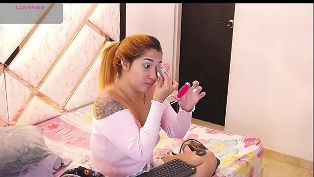 Alba_Grey from StripChat