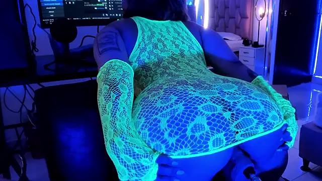 albaismynameX from StripChat