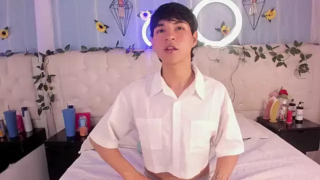 AleAurarashi webcams show profile image 