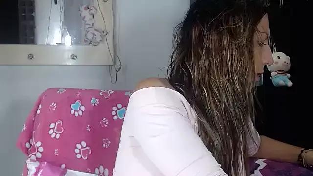 aleera_starxx982 from StripChat
