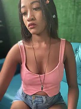 AleezaFrench from StripChat