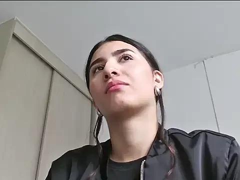 Alejandra_Serni on StripChat