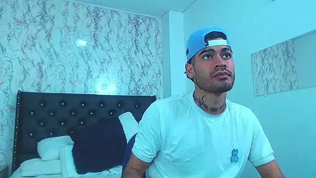 Alejo_Big1 from StripChat is Freechat