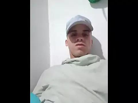 alex-golden from StripChat is Freechat