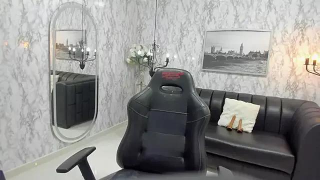 AlexandraMilff from StripChat is Freechat