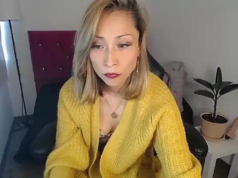 AlexiaJames_ from StripChat is Freechat