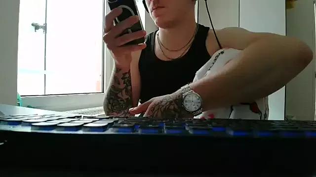 alexis_67_ from StripChat is Freechat